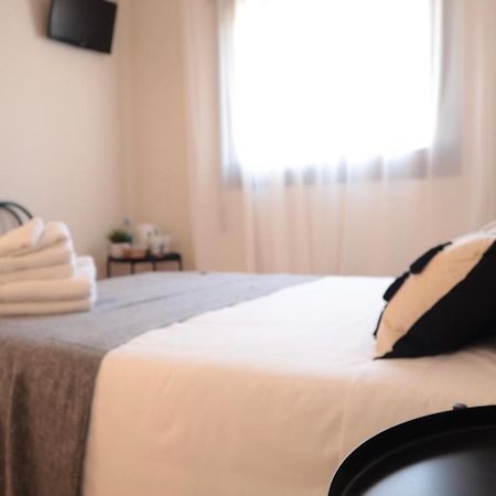 אל פראט דה לוברגאט Barcelona Pr Guesthouse מראה חיצוני תמונה