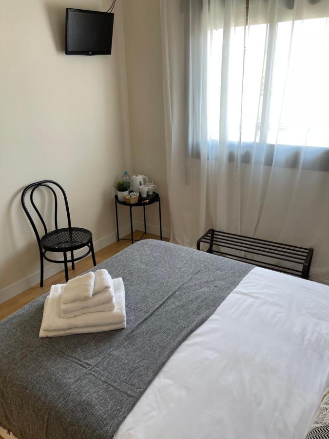 אל פראט דה לוברגאט Barcelona Pr Guesthouse מראה חיצוני תמונה