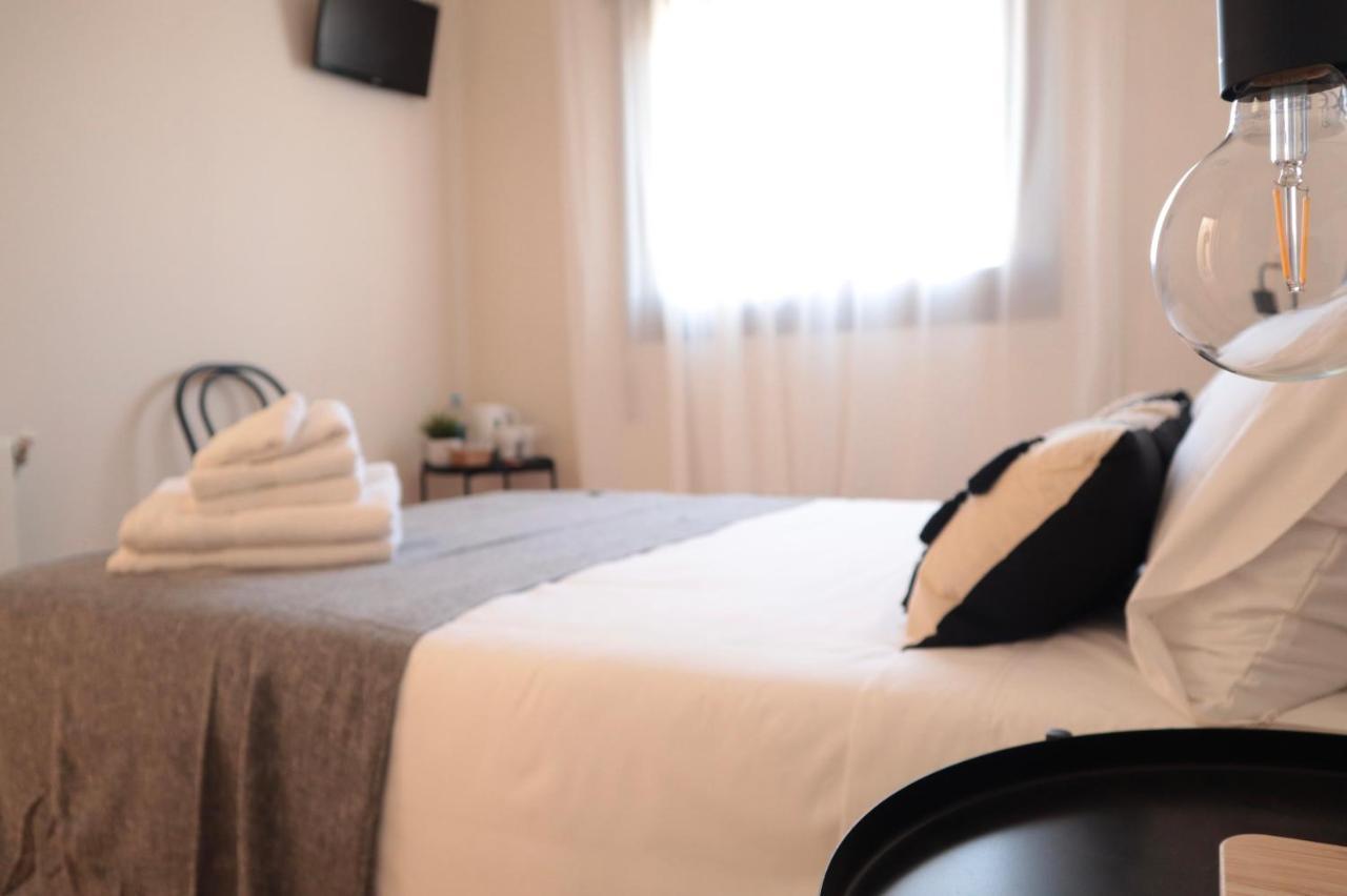 אל פראט דה לוברגאט Barcelona Pr Guesthouse מראה חיצוני תמונה