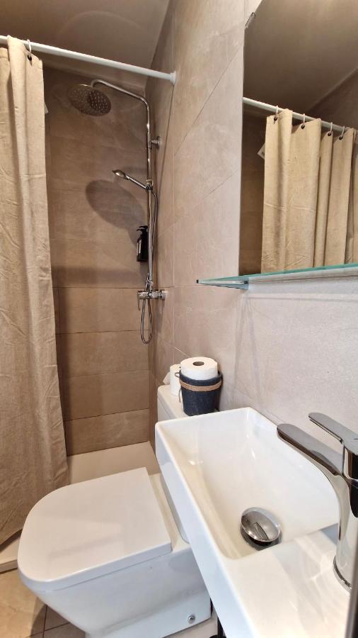 אל פראט דה לוברגאט Barcelona Pr Guesthouse מראה חיצוני תמונה