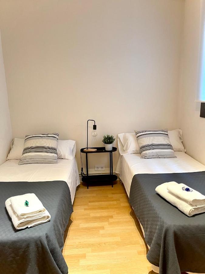 אל פראט דה לוברגאט Barcelona Pr Guesthouse מראה חיצוני תמונה